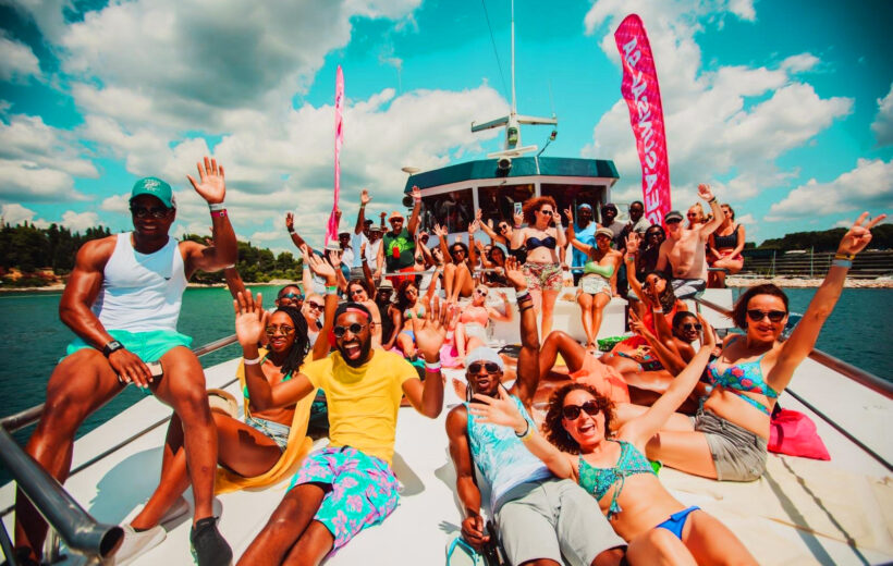 VIP SEMI-PRIVATE PARTY BOAT EXPERIENCE